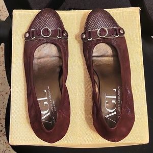 AGL Attilio Giusti Leombruni Circle Wedge Pumps Plum Size 39.5 = 9.5